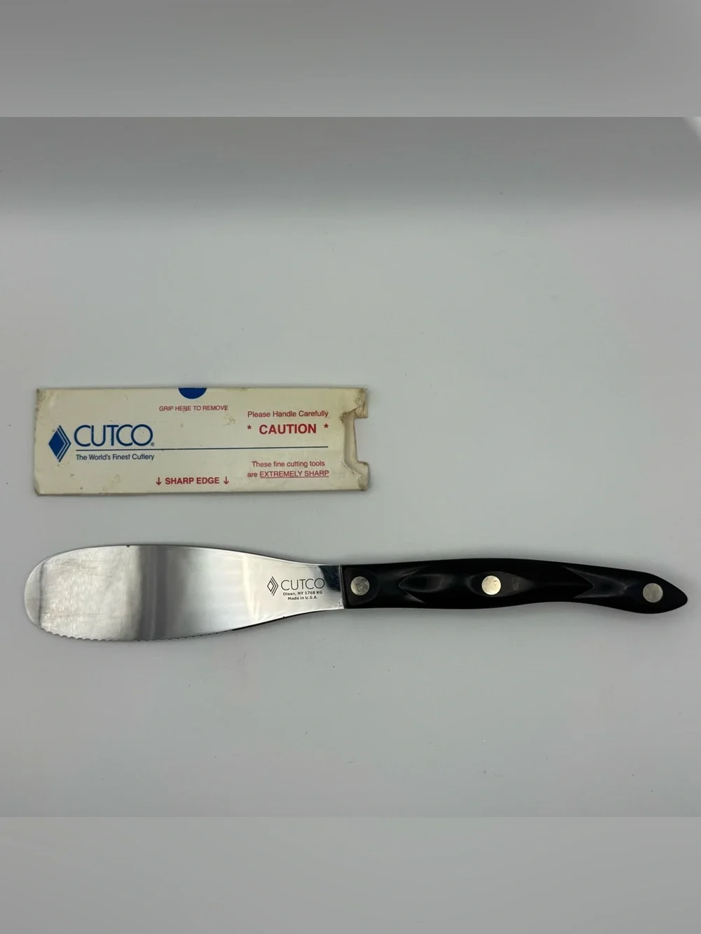 CUTCO Spatula Spreader Knife Model 1768 KG Black Handle Made in USA with Sleeve